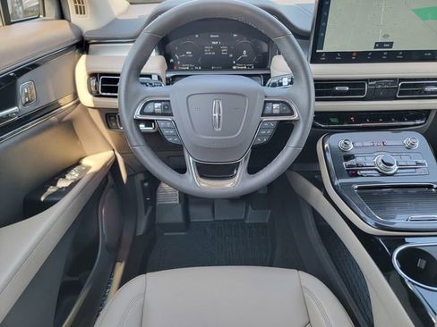 Certified 2023 Lincoln Nautilus FWD w/ Premium Package image 31