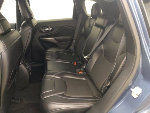 Used 2020 Jeep Cherokee Latitude Plus image 18