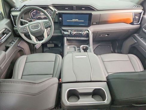 Used 2025 GMC Sierra 2500 Denali w/ Denali Reserve Package AWD/4WD image 7