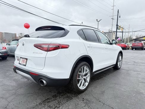 Used 2018 Alfa Romeo Stelvio Ti Sport AWD/4WD image 4