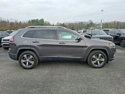 Certified 2019 Jeep Cherokee Limited w/ Luxury Group image 8
