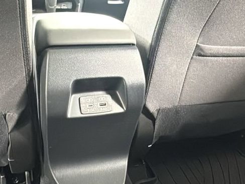 Certified 2025 Subaru Crosstrek 2.0i Premium image 39