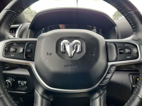 Used 2019 RAM 1500 Big Horn AWD/4WD image 18