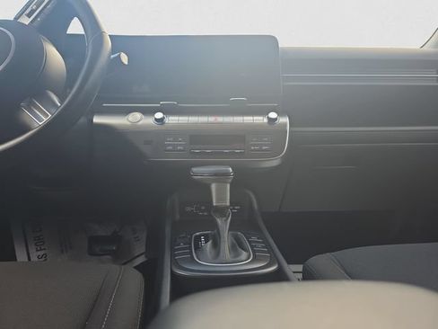 Used 2024 Hyundai Kona SEL AWD/4WD image 11