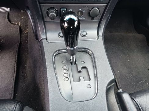 Used 2005 Ford Thunderbird RWD image 12