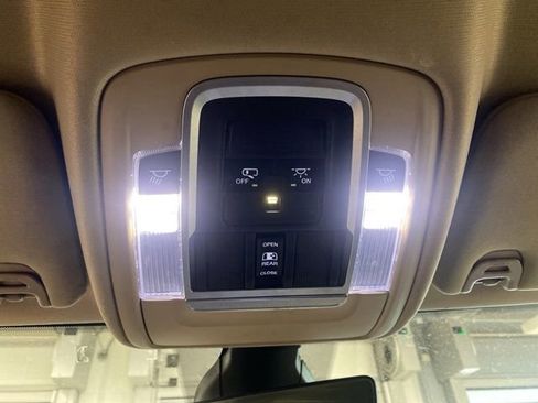 Used 2019 RAM 2500 Laramie AWD/4WD image 26