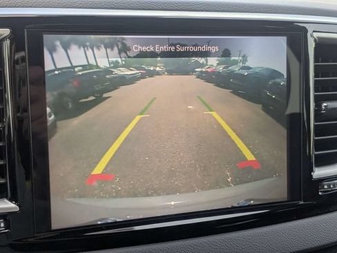 Used 2025 Chrysler Pacifica Select FWD image 21
