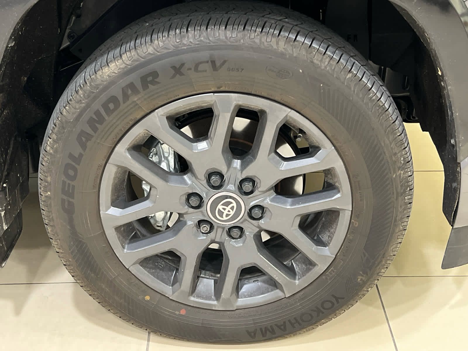 Used 2025 Toyota Sequoia Platinum AWD/4WD image 3