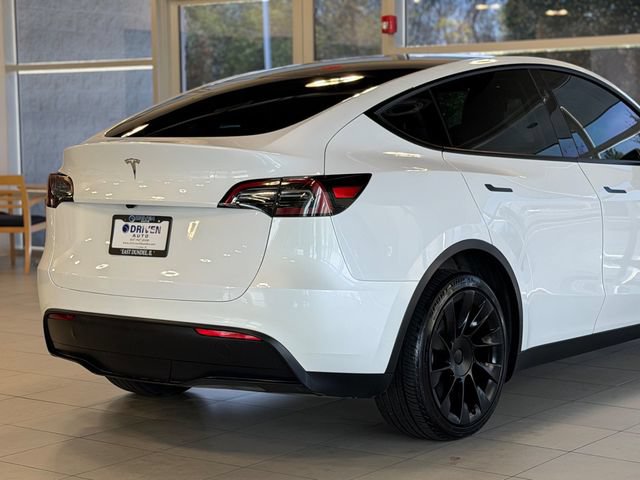 Used 2024 Tesla Model Y Long Range AWD/4WD image 11