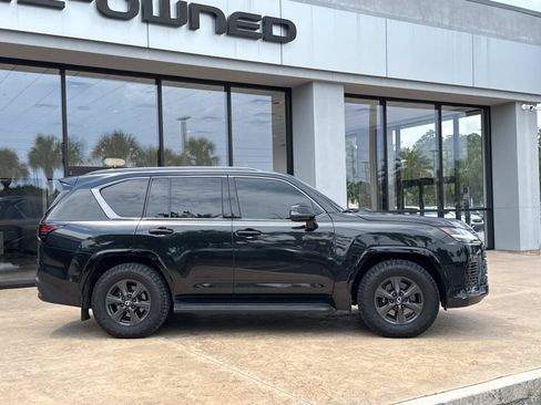 Used 2025 Lexus LX 700h Overtrail w/ Accessory Package (Z1) AWD/4WD image 10