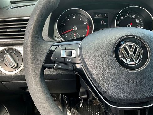 Used 2016 Volkswagen Passat 1.8T S image 24