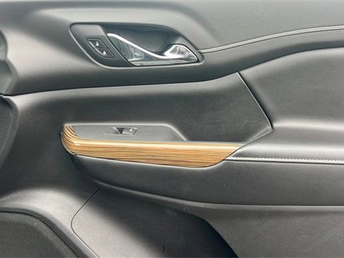 Used 2021 GMC Acadia SLE w/ Driver Convenience Package image 22