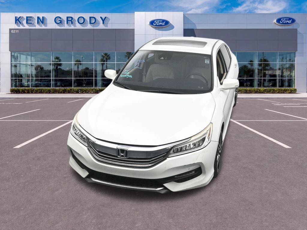 Used 2016 Honda Accord Touring image 9