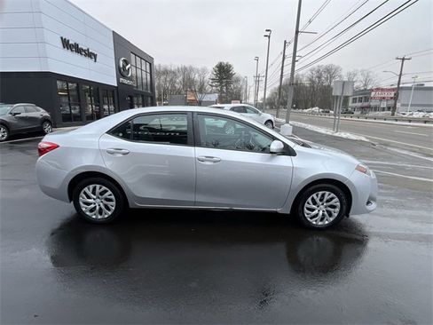 Used 2017 Toyota Corolla LE image 9