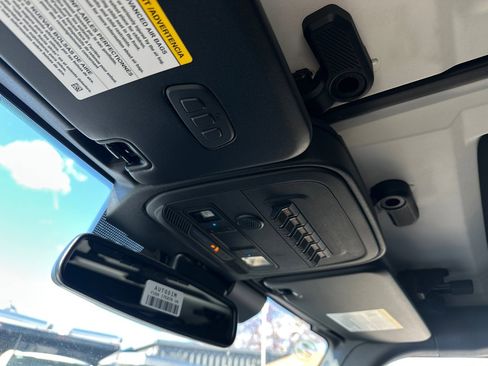 New 2025 Ford Bronco Badlands image 33