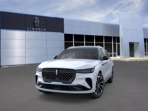 New 2026 Lincoln Nautilus Reserve image 2