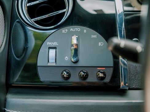 Used 2014 Rolls-Royce Wraith image 23