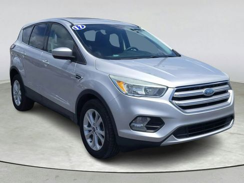 Used 2017 Ford Escape SE FWD image 1