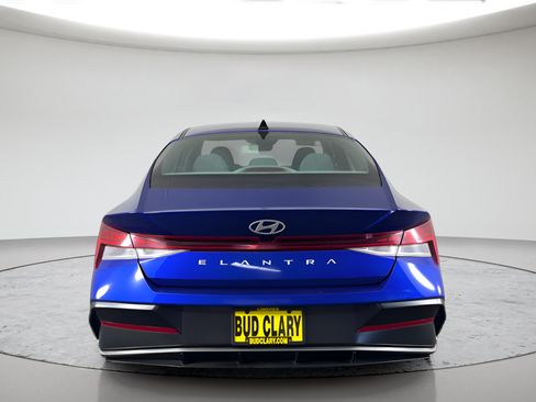 Used 2025 Hyundai Elantra SEL FWD image 4