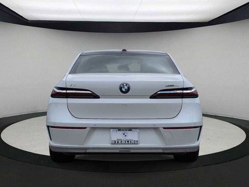 Used 2025 BMW i7 eDrive50 RWD image 7