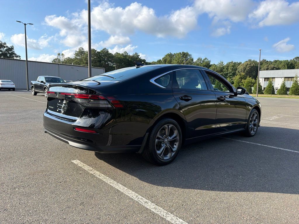 Certified 2023 Honda Accord EX image 5