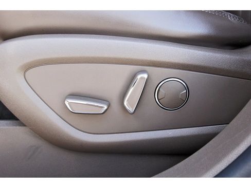 Used 2017 Lincoln MKX Reserve w/ Lincoln MKX Climate Package FWD image 29