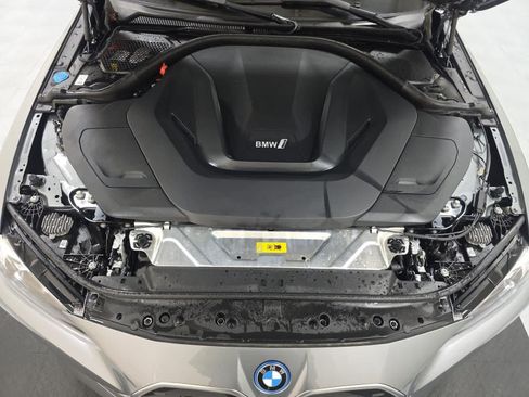 Used 2023 BMW i4 eDrive35 RWD image 9