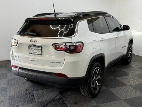 Certified 2025 Jeep Compass Limited AWD/4WD image 12