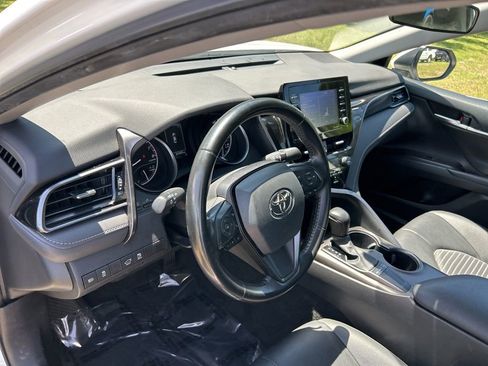 Used 2023 Toyota Camry SE image 16