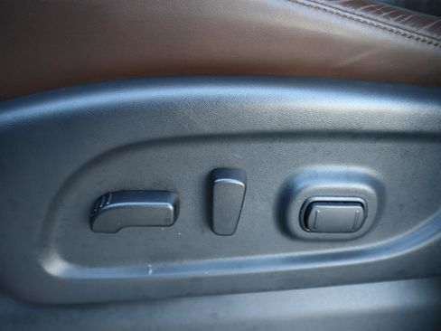 Used 2023 Nissan Titan Platinum Reserve w/ Moonroof Package image 25