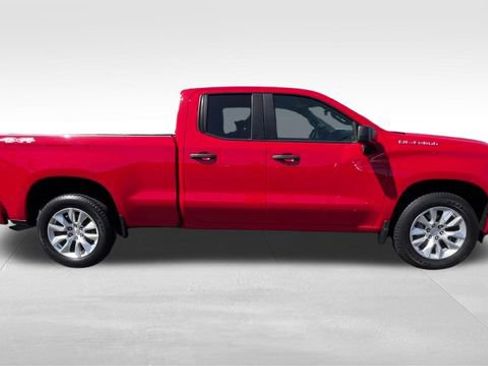 Used 2023 Chevrolet Silverado 1500 Custom AWD/4WD image 9