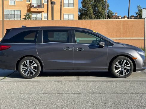 Used 2021 Honda Odyssey Touring image 3