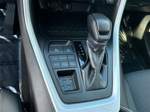 Certified 2022 Toyota RAV4 LE image 22