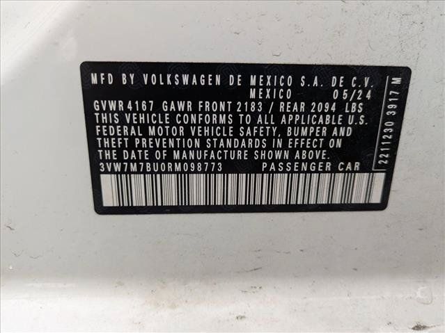 Used 2024 Volkswagen Jetta SE w/ Panoramic Sunroof Package FWD image 15