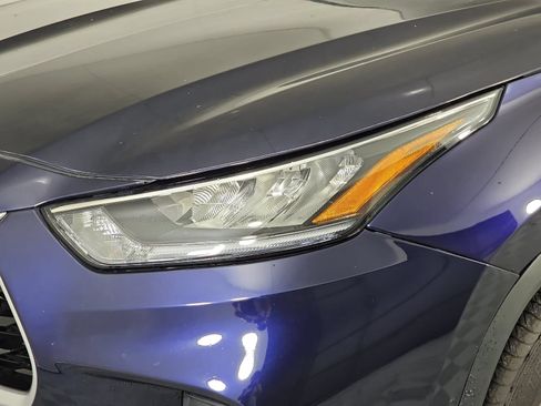 Used 2020 Toyota Highlander XLE AWD/4WD image 30