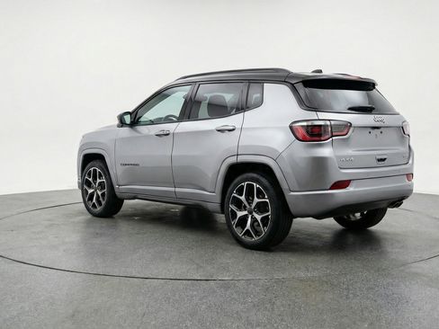 Used 2025 Jeep Compass Limited image 6