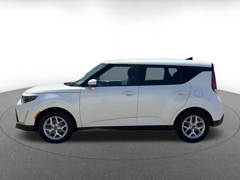Used 2025 Kia Soul LX w/ LX Technology Package image 9
