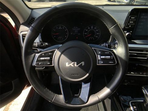 Used 2023 Kia Seltos S image 22