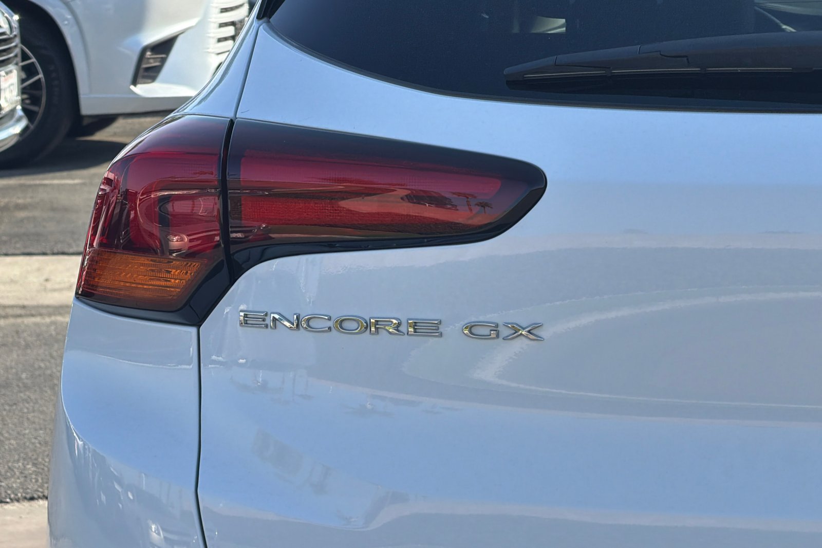 Used 2023 Buick Encore GX Preferred w/ Cold Weather Comfort Package FWD image 31