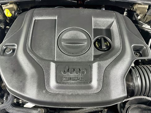 Used 2022 Jeep Grand Cherokee Overland AWD/4WD image 31
