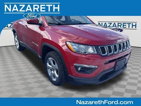 Used 2019 Jeep Compass Latitude image 1