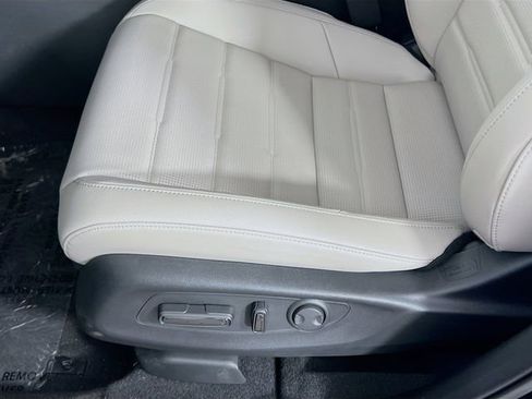 Used 2025 Honda CR-V EX-L image 19