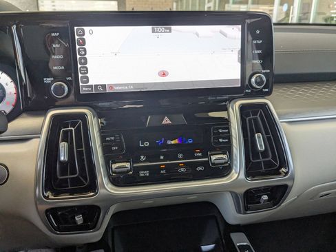 Used 2024 Kia Sorento SX Prestige AWD/4WD image 20