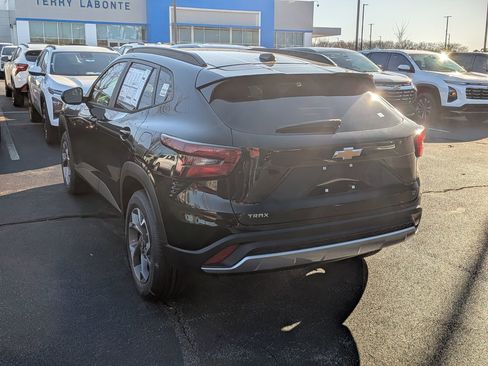 New 2026 Chevrolet Trax LT w/ Driver Confidence Package image 6