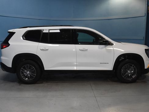 Used 2025 GMC Acadia Elevation image 23