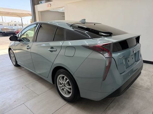 Used 2017 Toyota Prius Two w/ Prius Two Safety Plus Package FWD image 5