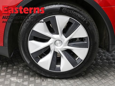 Used 2021 Tesla Model Y Long Range image 8