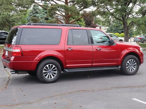 Used 2015 Ford Expedition EL XLT w/ Equipment Group 202A AWD/4WD image 4