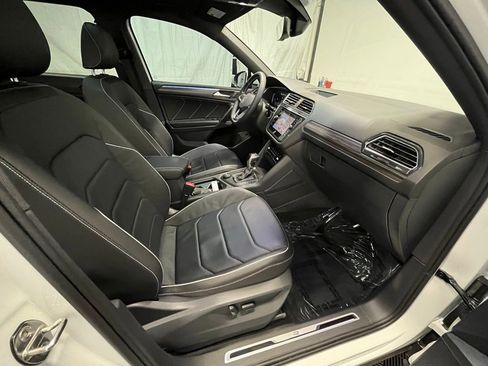 Used 2023 Volkswagen Tiguan SEL R-Line image 22