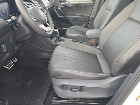 Certified 2023 Volkswagen Tiguan SE R-Line image 18